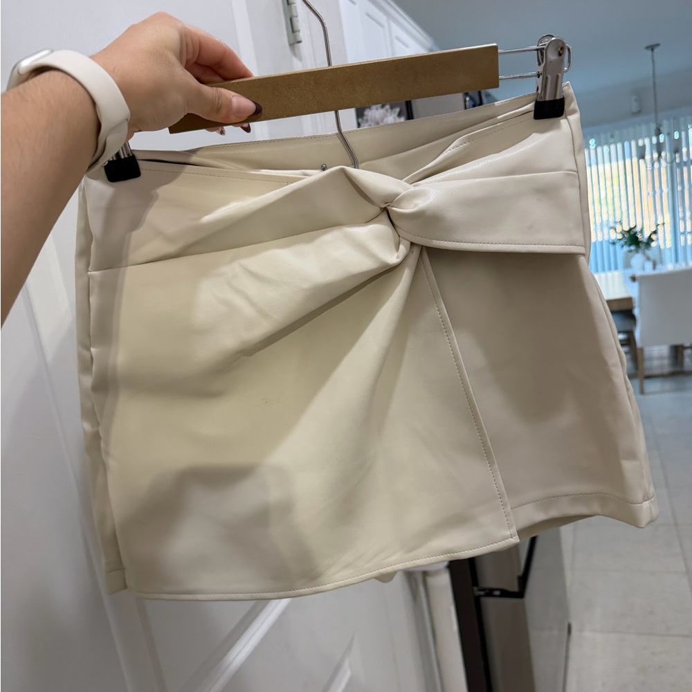 SHEIN Leather Skort